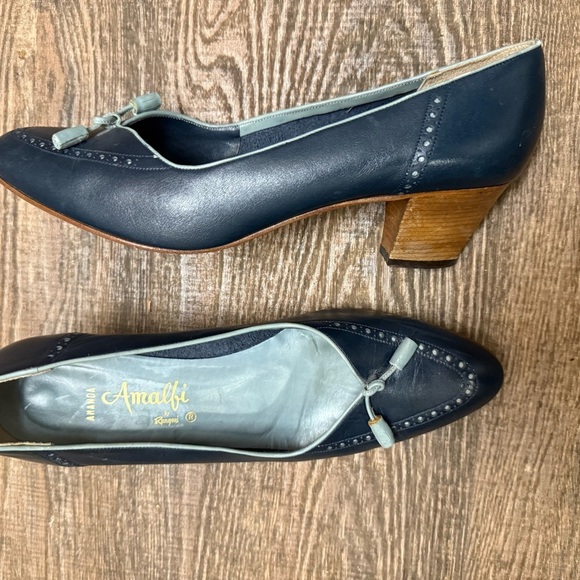 Amalfi 10.5B “Amanda” EUC Blue tassel small heels with  Decorative Perforations - Picture 3 of 14